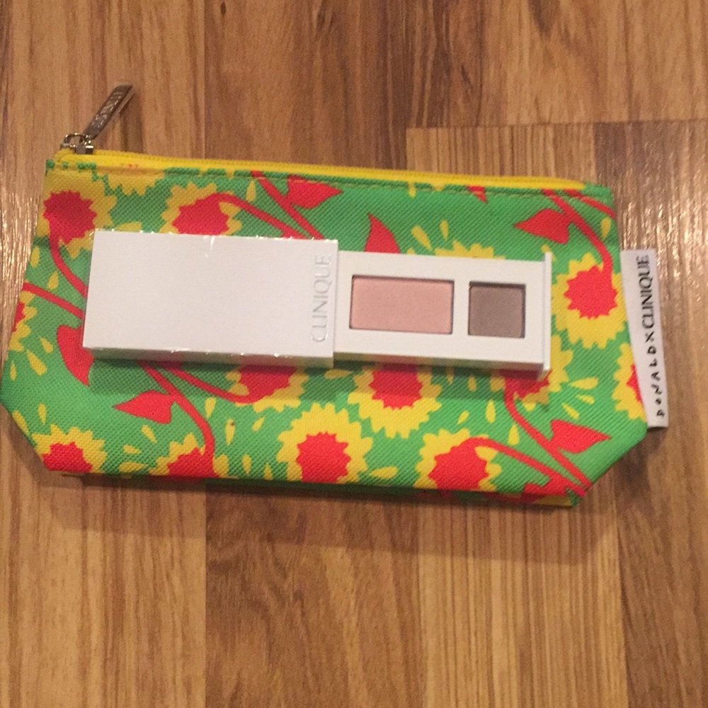 NEW Clinique all about shadow duo w/ cosmetic bag